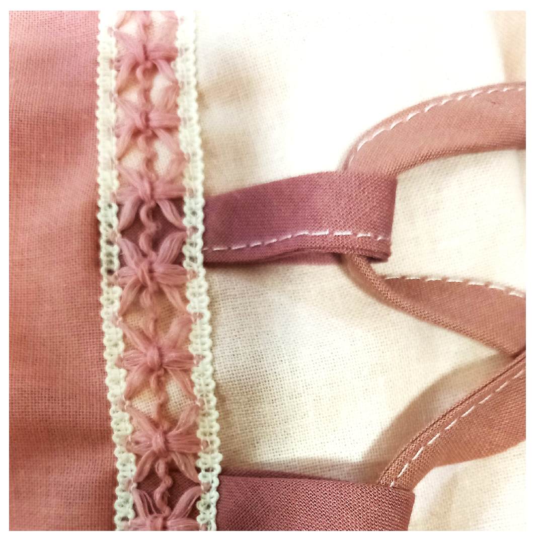 Robe médiévale rose poudré de princesse – Image 3