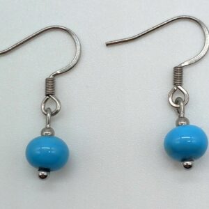 Boucle d'oreilles aux perles de verre bleu clair