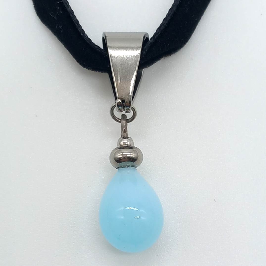 Collier goutte bleu clair