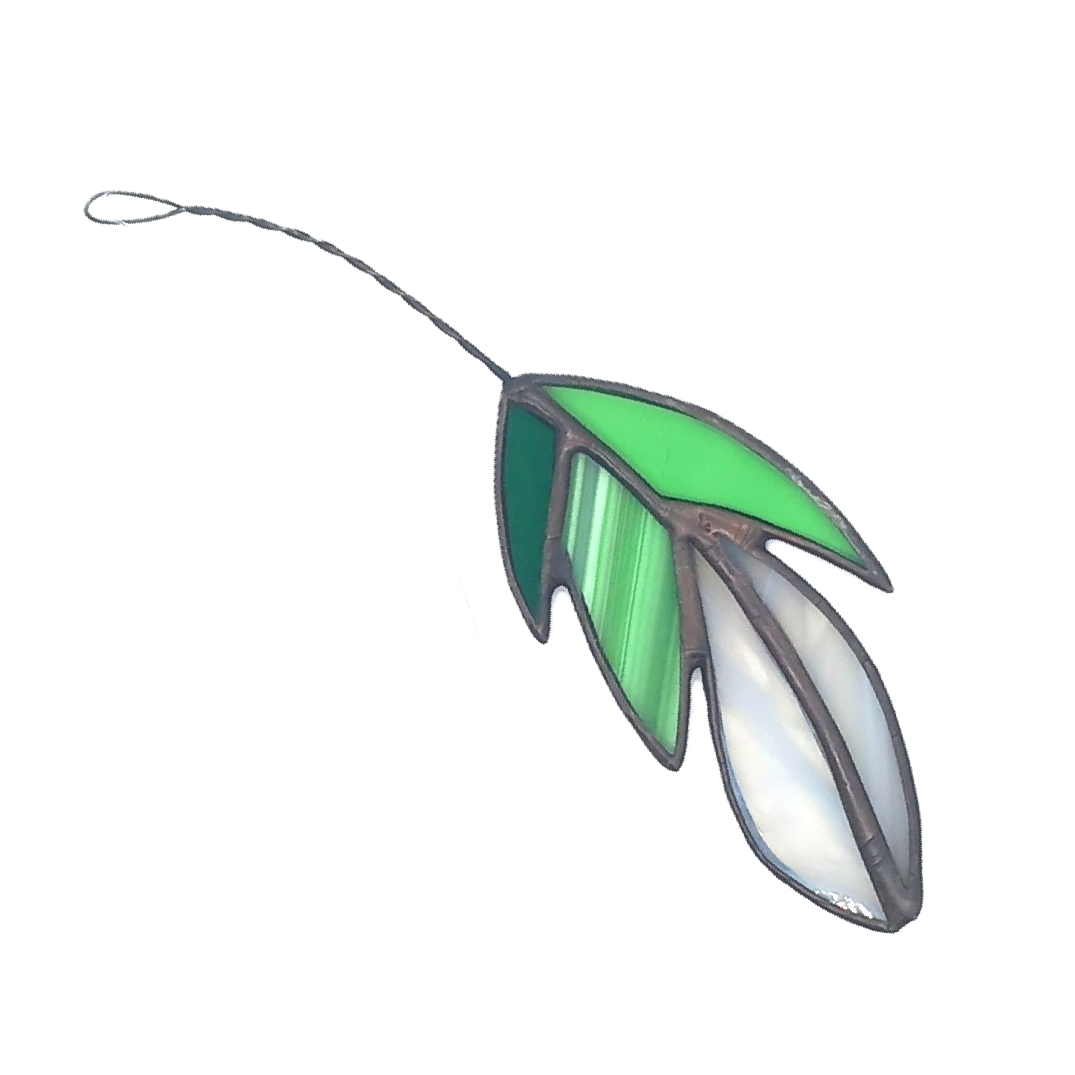 Plume verte au vitrail